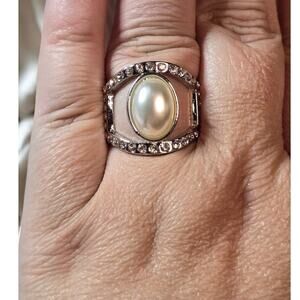 Pearl & Rhinestones Halo Ring Silver Tone Elastic Band Cocktail Vintage Glam
